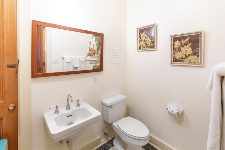Room 121 of 169