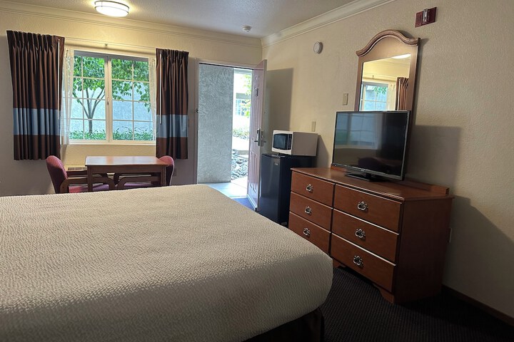 Room 27 of 87