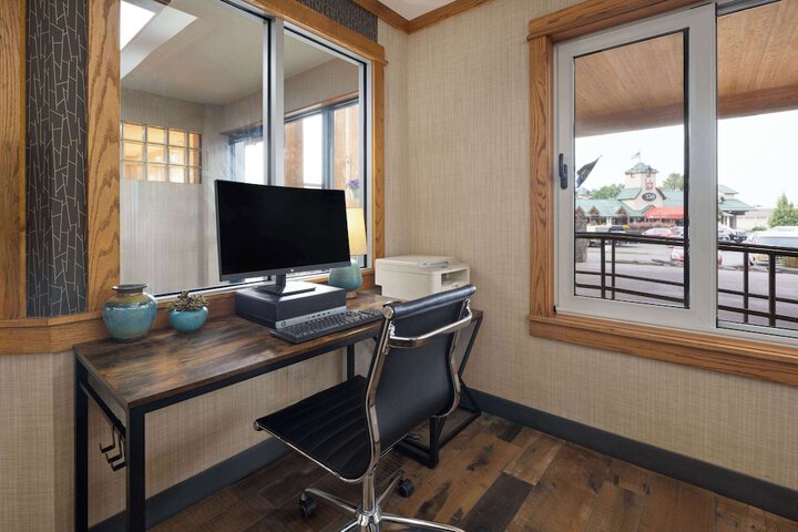 Days Inn & Suites by Wyndham Bozeman
