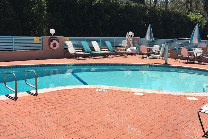 Pool 15 of 91