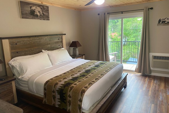 The Carter Lodge on the River