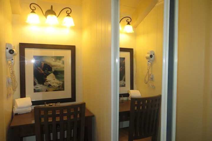Room 19 of 43