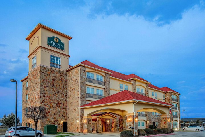 La Quinta Inn & Suites by Wyndham McKinney