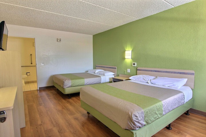 Room 19 of 40