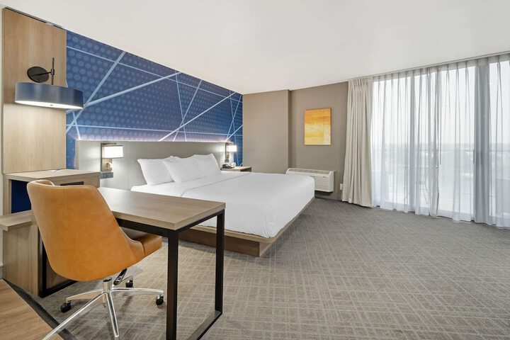 Room 14 of 32