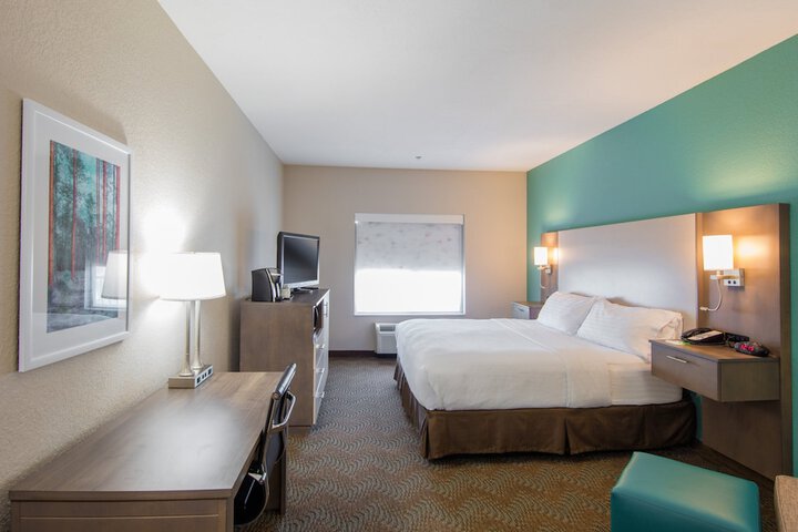 Holiday Inn & Suites Lake City by IHG