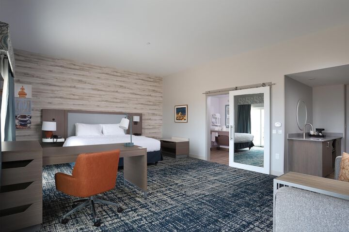 Hampton Inn & Suites Manistee Waterfront