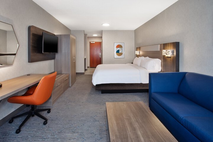 Room 71 of 121