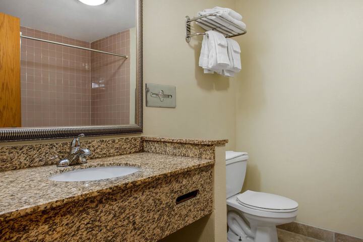 Room 32 of 47