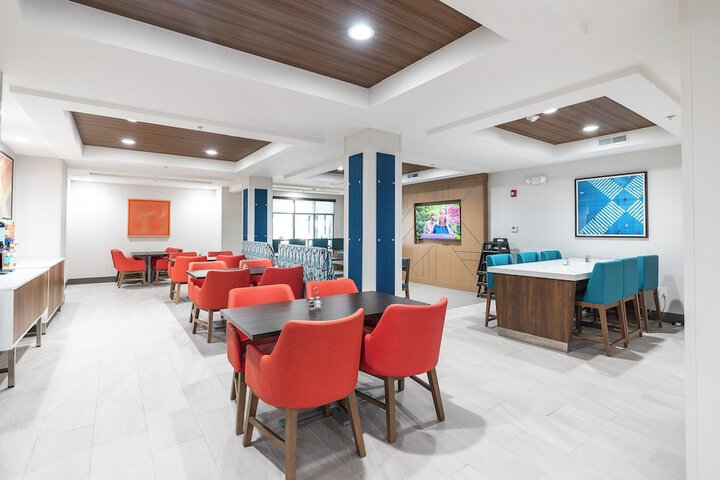 Holiday Inn Express Hotel & Suites St. Robert by IHG