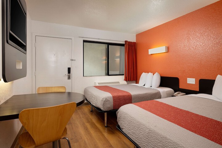 Room 22 of 46
