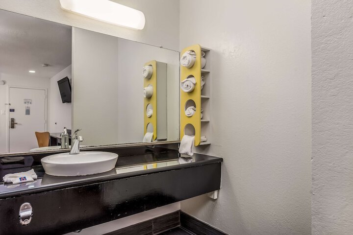Motel 6 Westley CA