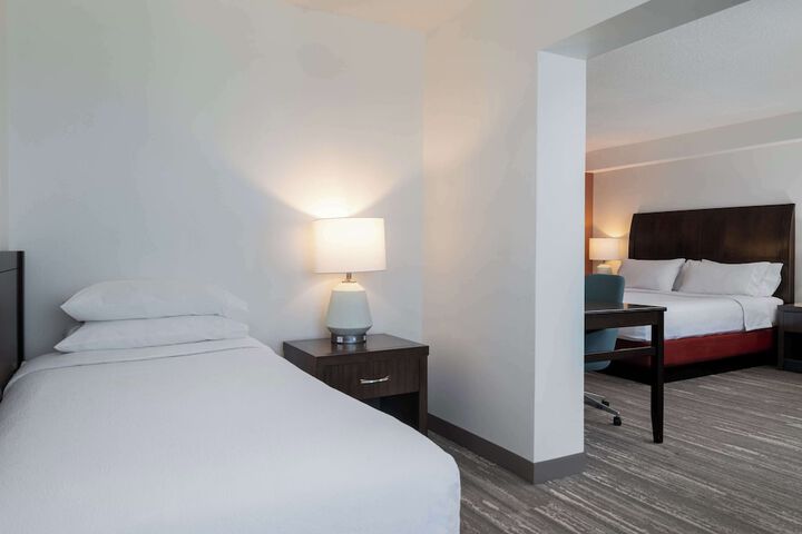 Room 35 of 46
