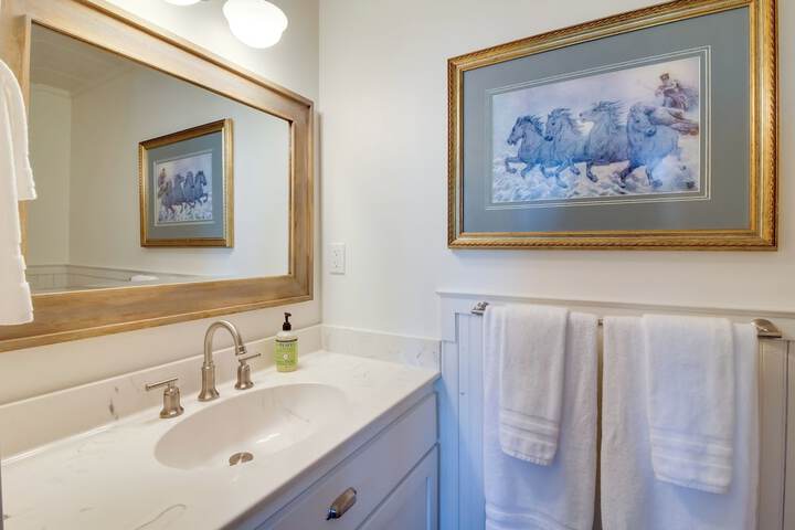 Beachfront Bandon Vacation Rental w / Ocean View!