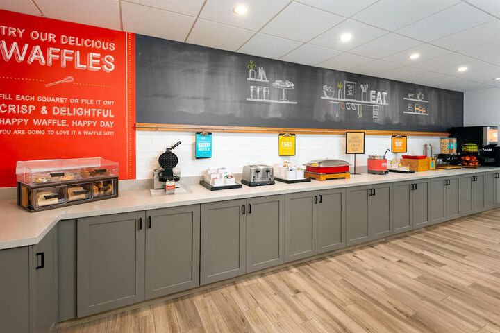 Hampton Inn & Suites Charlottesville-At the University
