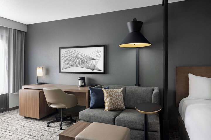 Room 10 of 19