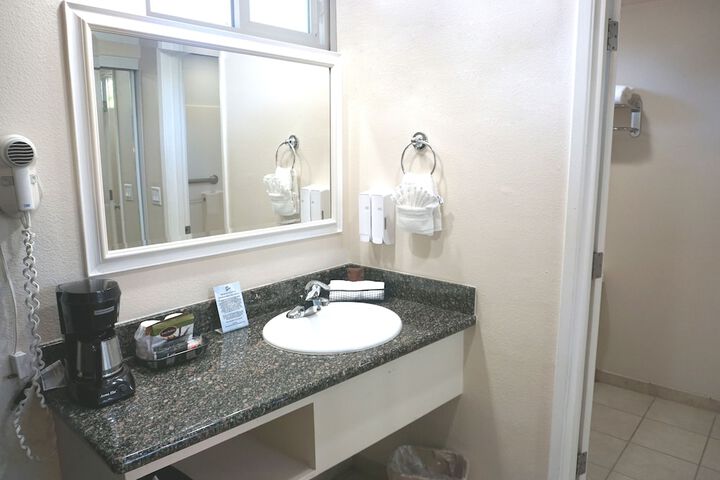 Room 43 of 111