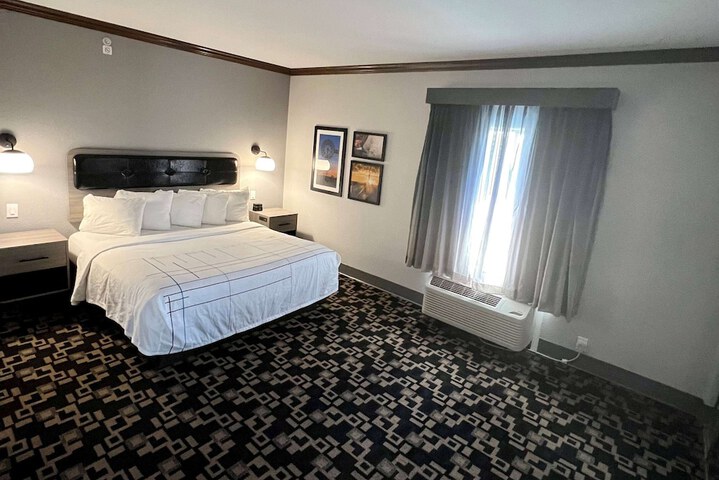 Room 49 of 73