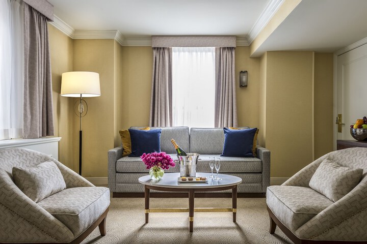 Room 12 of 42