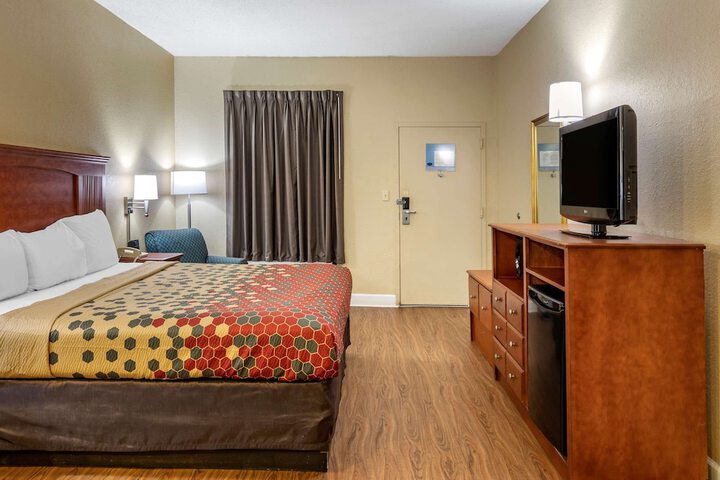 Room 9 of 23