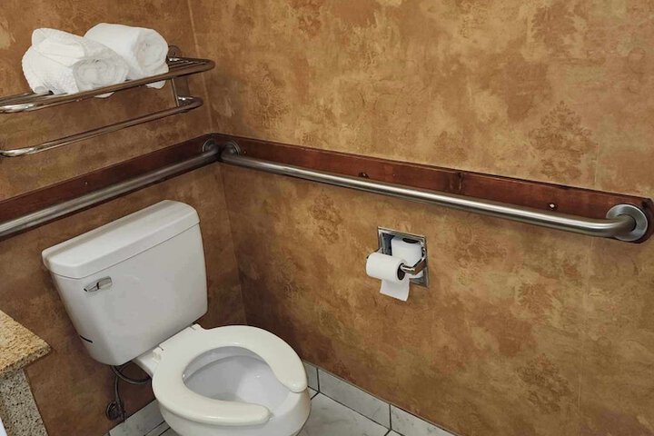 Quality Inn & Suites Somerset Downtown