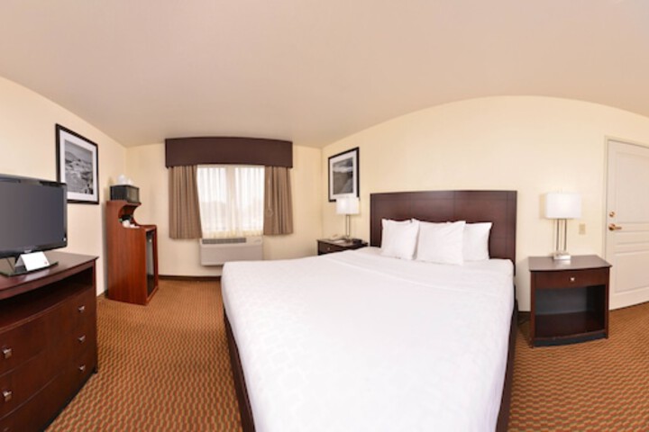 Room 33 of 40
