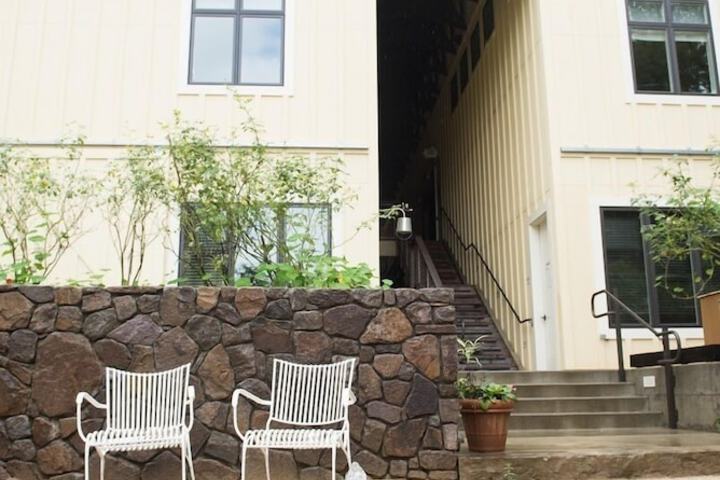 Hotel 3 of 105
