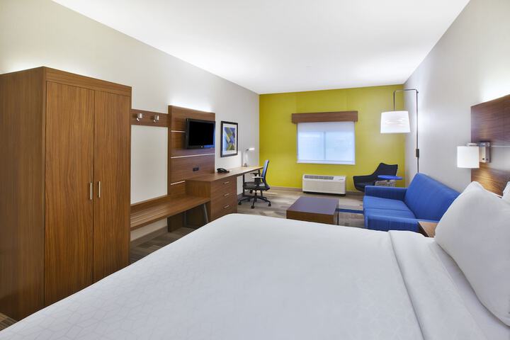 Holiday Inn Express Hotel & Suites Rochester - Victor by IHG