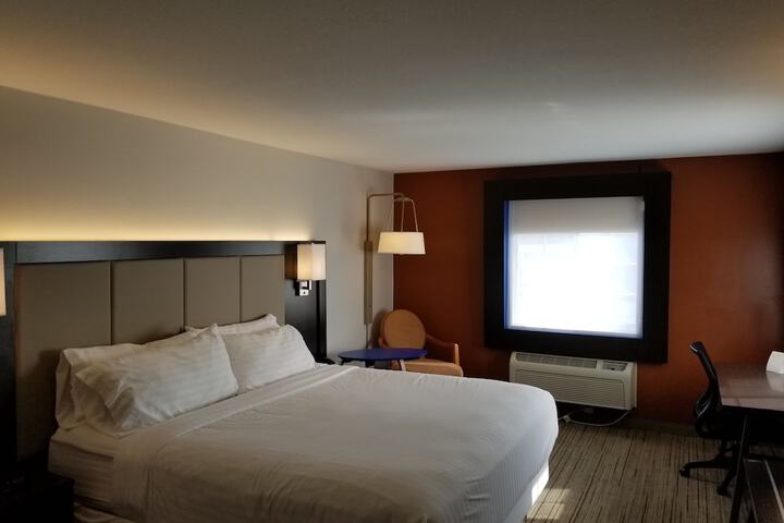 Room 43 of 78