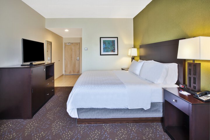 Holiday Inn Express & Suites Geneva Finger Lakes by IHG