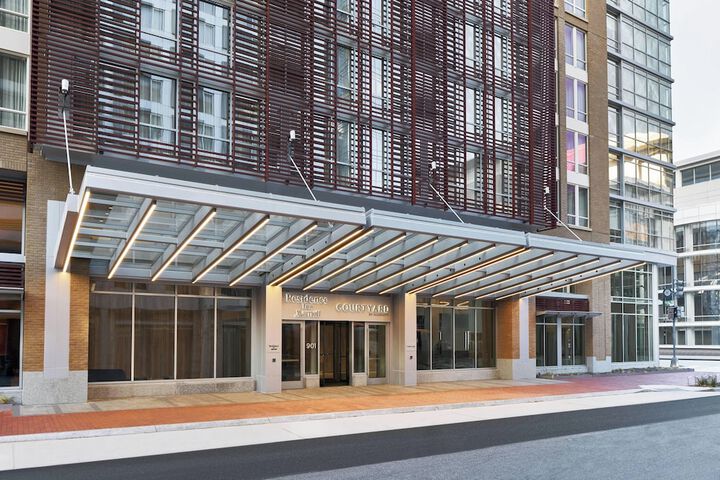 Courtyard by Marriott Washington Downtown / Convention Center