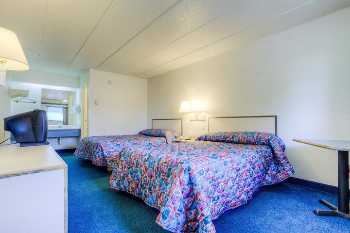 Room 34 of 47