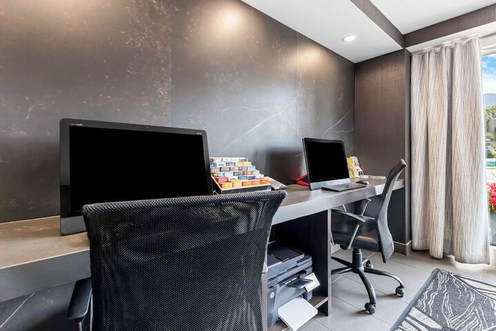 Business Center 108 of 109
