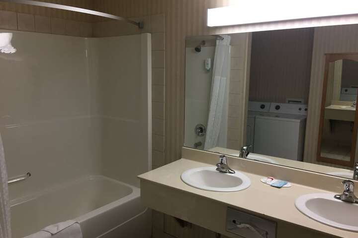 Room 9 of 31