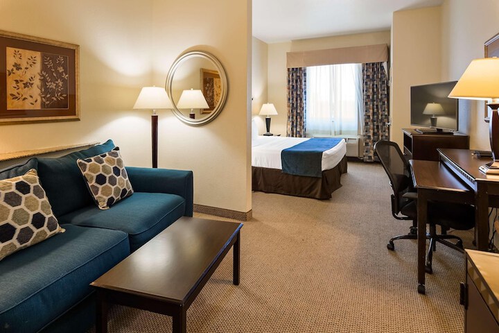 Room 15 of 48