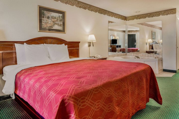 Room 21 of 31