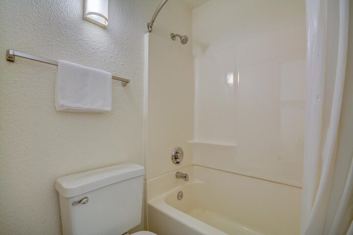 Room 21 of 26