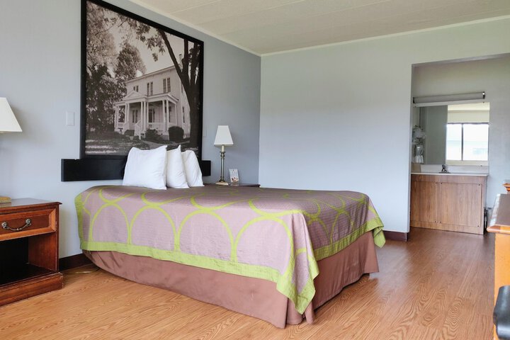 Sprucewood Inn