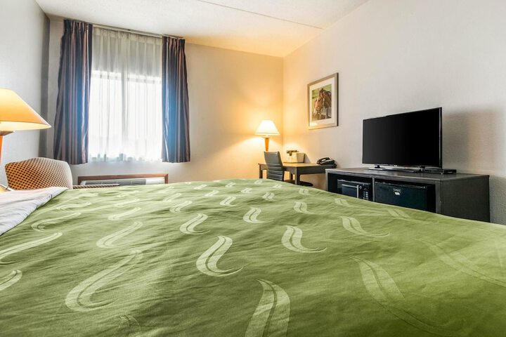 Room 17 of 32