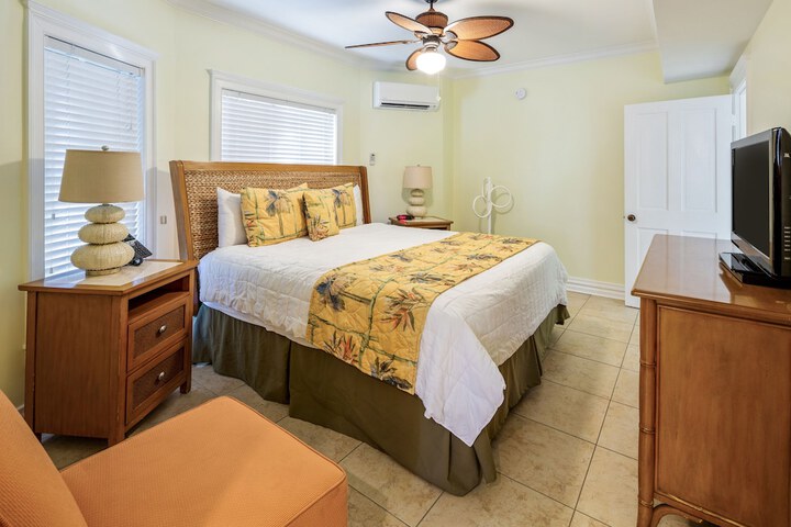 Room 16 of 32