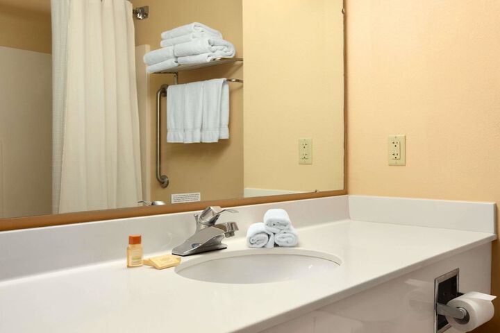 Room 12 of 38
