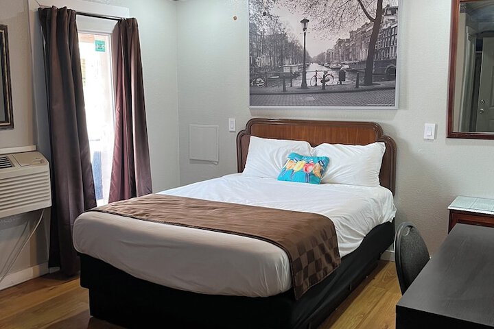 Room 20 of 40