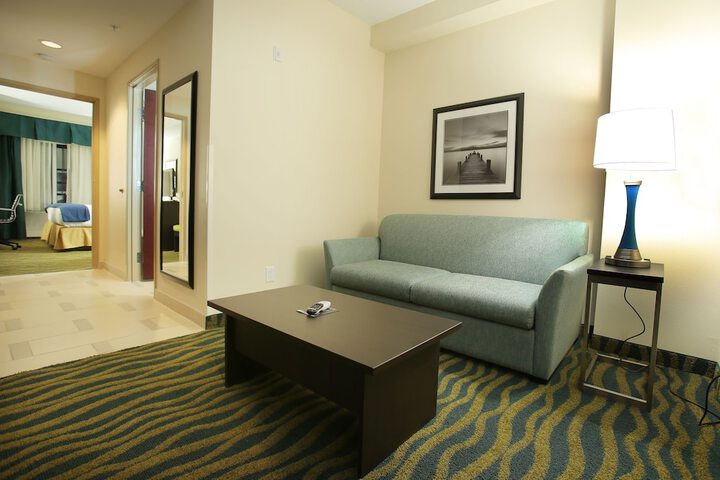 Room 32 of 53