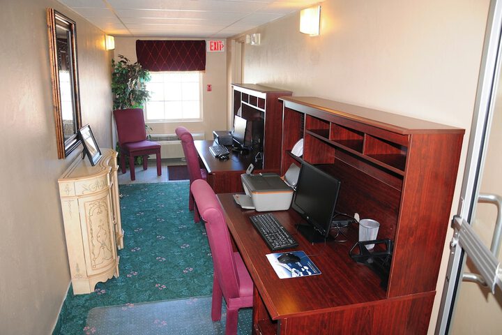 Boarders Inn & Suites by Cobblestone Hotels - Lamar