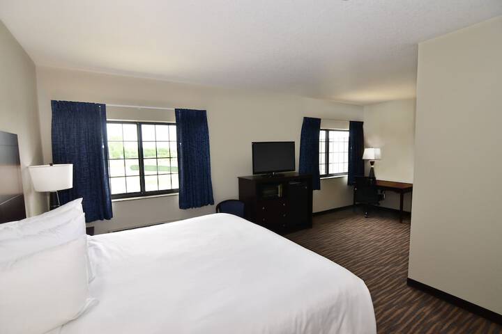 Room 18 of 106