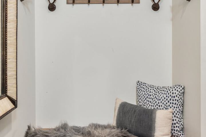 Element 52 Auberge Collection