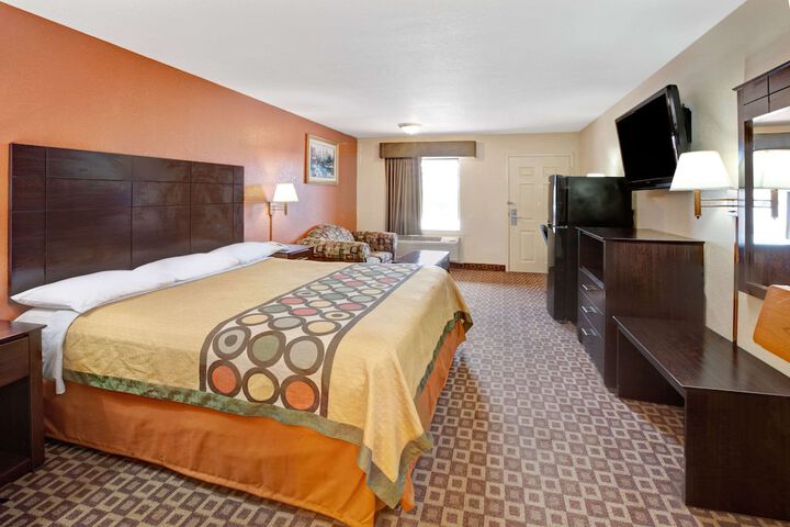 Room 25 of 43
