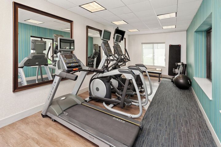 Holiday Inn Express & Suites Chicago West - OHare Arpt Area by IHG