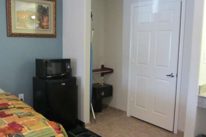 Room 12 of 24