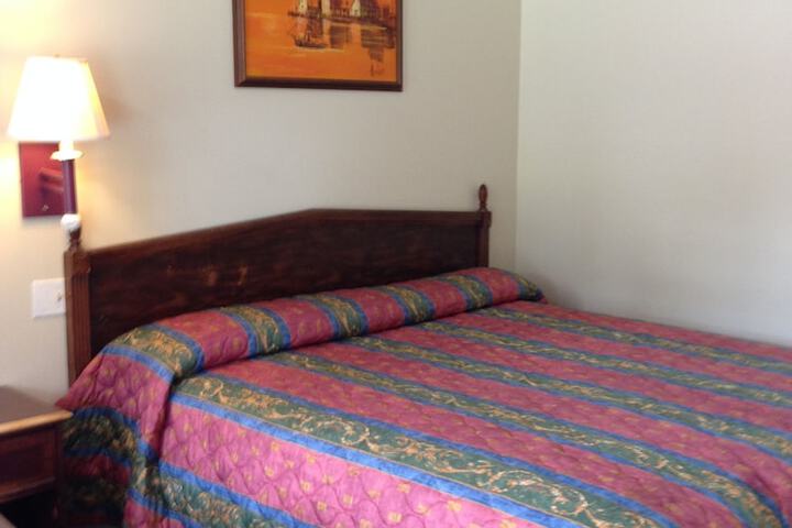 Room 25 of 37